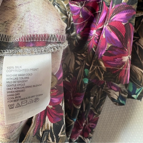 Tommy Bahama Men's 2XL 100% Tropics Floral Silk Camp Shirt - Picture 5 of 9
